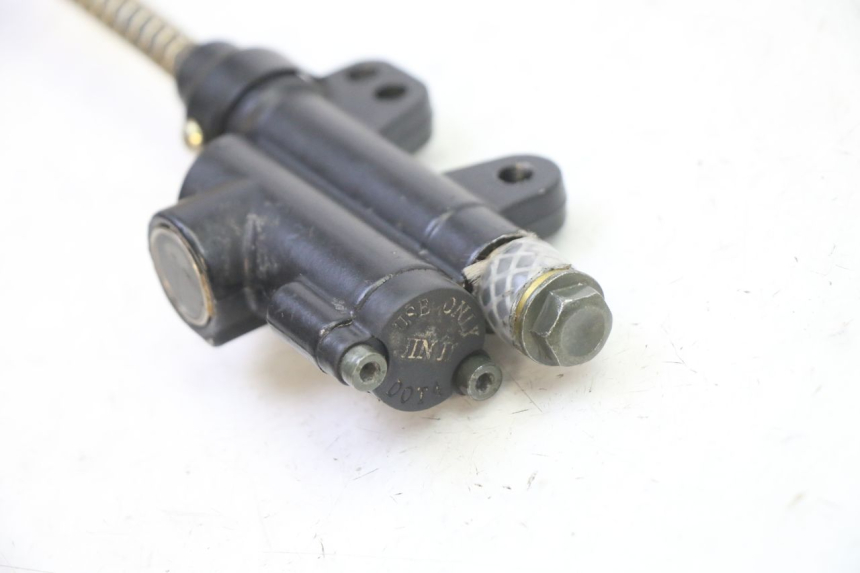 photo de REAR BRAKE MASTER CYLINDER APOLLO RFZ 125 - Fixing points details