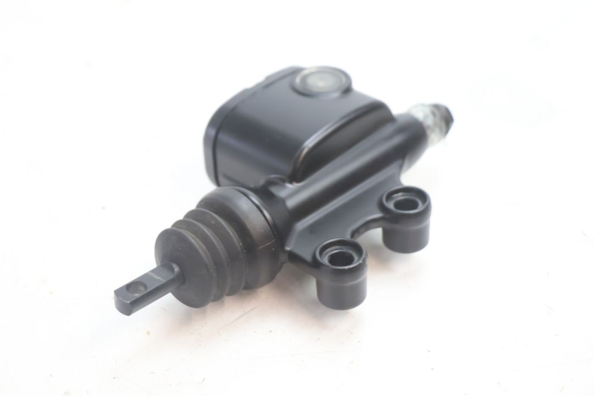 photo de REAR BRAKE MASTER CYLINDER HARLEY DAVIDSON ROAD GLIDE FLTRXSE 1920 (2018 - 2022) - Alternative perspective