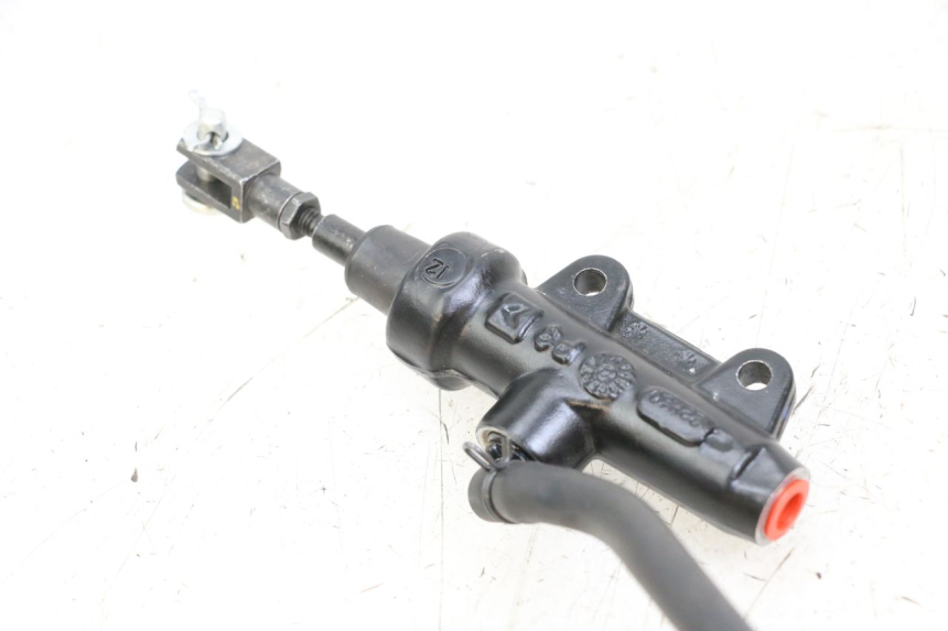 photo de REAR BRAKE MASTER CYLINDER ROYAL ENFIELD CONTINENTAL GT 650 (2019 - 2024) - Alternative perspective