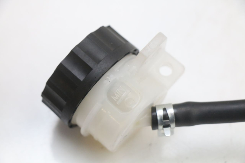 photo de REAR BRAKE MASTER CYLINDER ROYAL ENFIELD SCRAM 411 (2022 - 2024) - Fixing points details