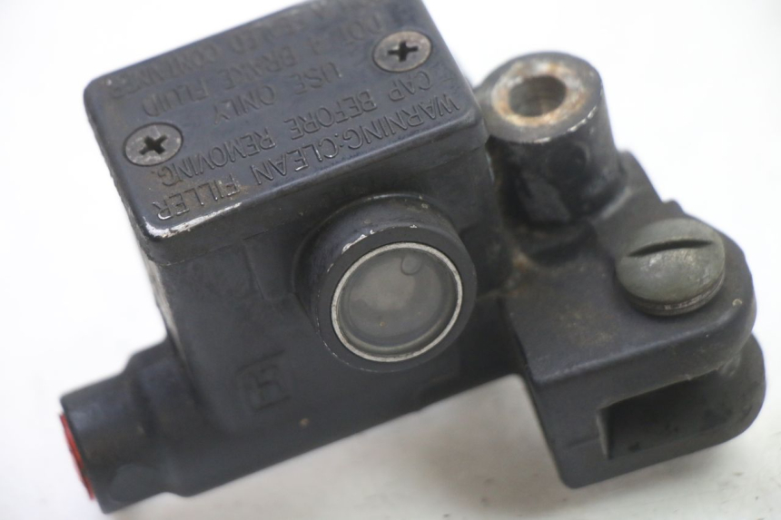 photo de REAR BRAKE MASTER CYLINDER GILERA RUNNER SL 50 (2006 - 2009) - Technical close-up