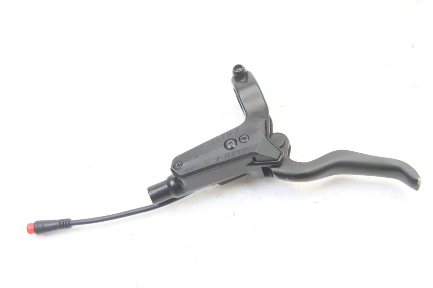 photo de REAR BRAKE MASTER CYLINDER HERO S10 1 - Technical close-up