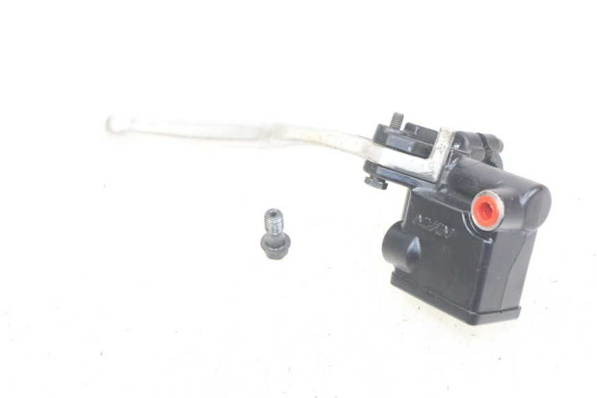 photo de REAR BRAKE MASTER CYLINDER PEUGEOT SATELIS 125 (2010 - 2012) - Zoom on usage condition