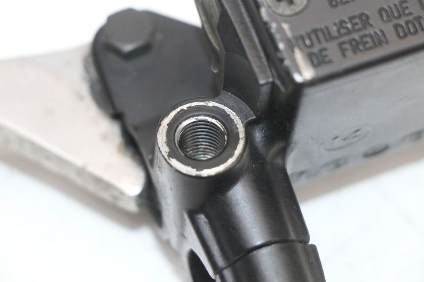 photo de REAR BRAKE MASTER CYLINDER PEUGEOT SATELIS 125 (2010 - 2012) - Alternative perspective