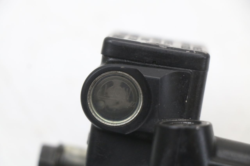 photo de REAR BRAKE MASTER CYLINDER PEUGEOT SATELIS 125 (2010 - 2012) - Fixing points details