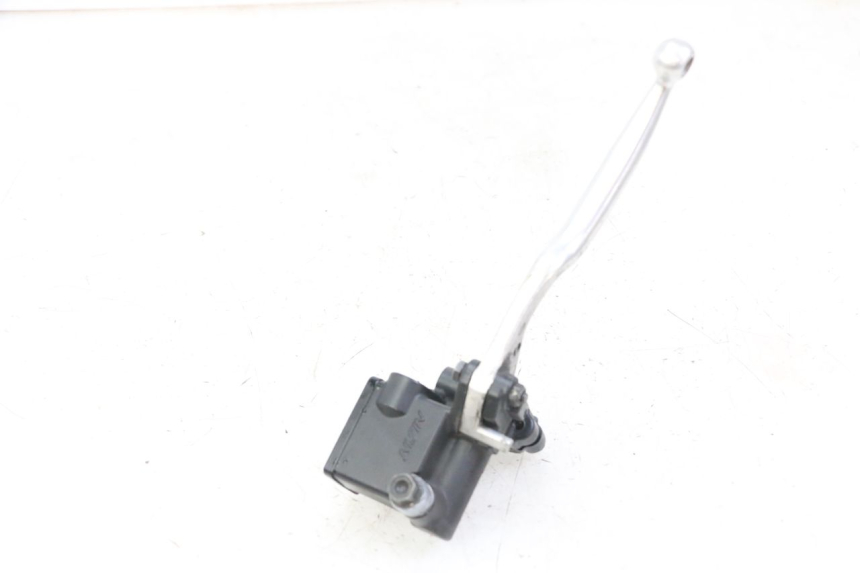 photo de REAR BRAKE MASTER CYLINDER PEUGEOT SATELIS 125 (2013 - 2018) - Zoom on usage condition