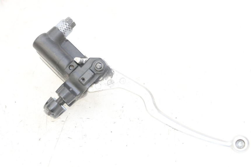 photo de REAR BRAKE MASTER CYLINDER PEUGEOT SATELIS 125 (2013 - 2018) - Product overview