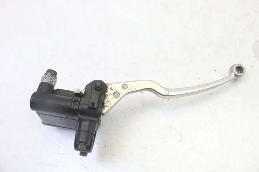 photo de REAR BRAKE MASTER CYLINDER PEUGEOT SATELIS 125 (2010 - 2012) - Fixing points details