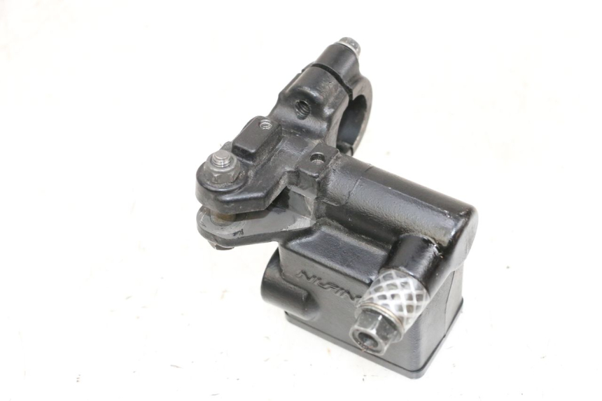 photo de REAR BRAKE MASTER CYLINDER PEUGEOT SATELIS 125 (2013 - 2018) - Zoom on usage condition