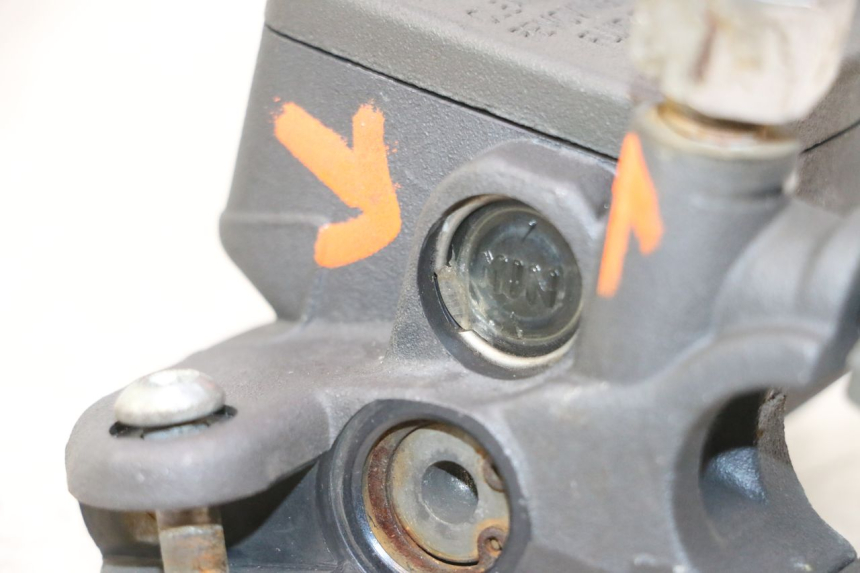 photo de REAR BRAKE MASTER CYLINDER PEUGEOT SATELIS 125 (2006 - 2009) - Zoom on usage condition