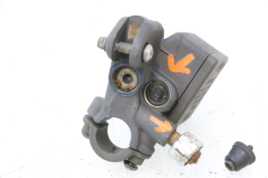 photo de REAR BRAKE MASTER CYLINDER PEUGEOT SATELIS 125 (2006 - 2009) - Technical close-up