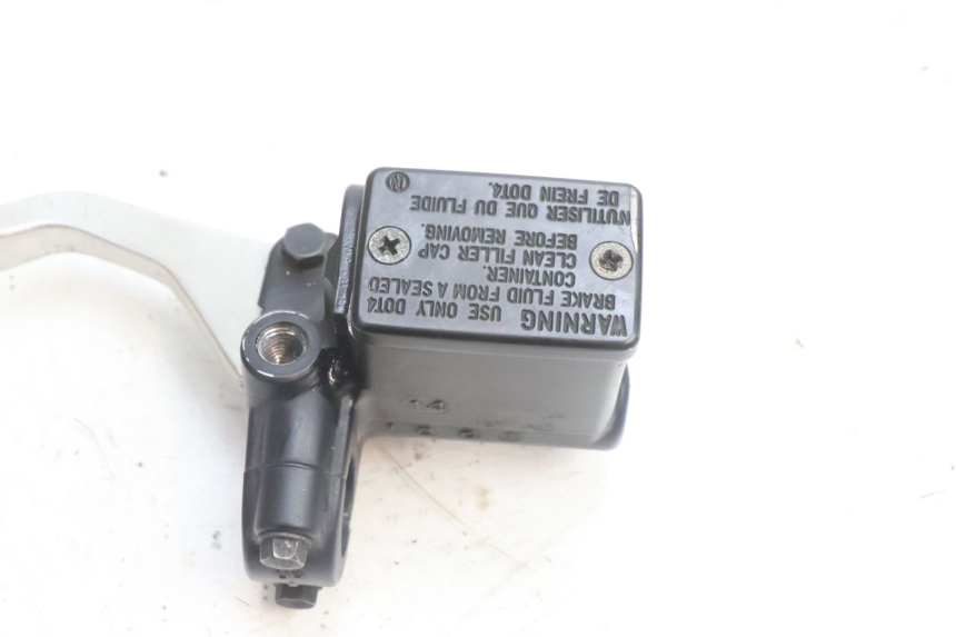 photo de REAR BRAKE MASTER CYLINDER PEUGEOT SATELIS 125 (2006 - 2009) - Zoom on usage condition