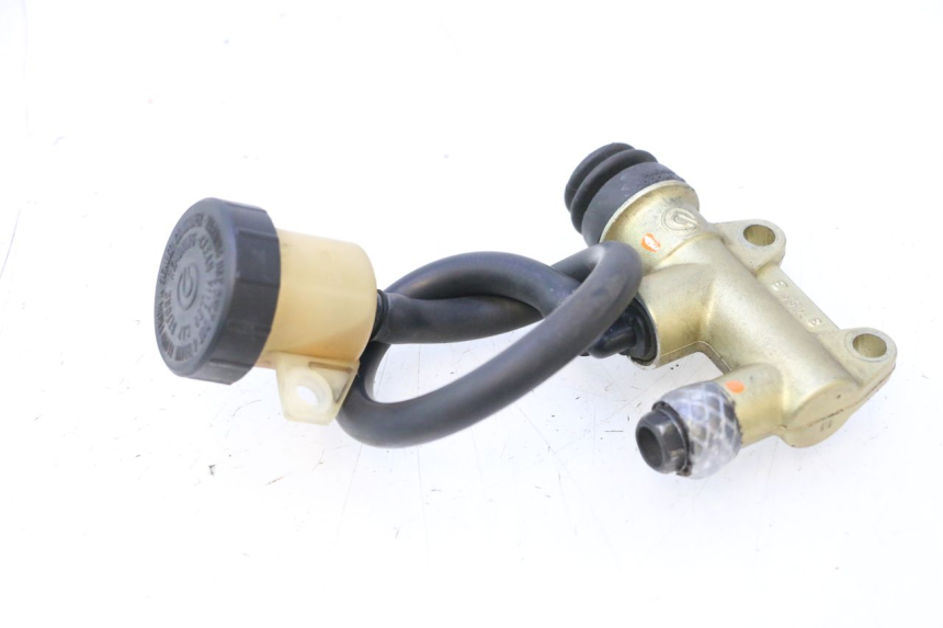 photo de REAR BRAKE MASTER CYLINDER DUCATI SS IE DS CARENEE 1000 (2002 - 2006) - Alternative perspective
