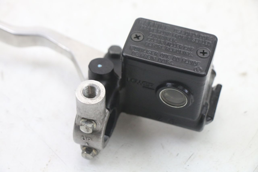 photo de REAR BRAKE MASTER CYLINDER SUZUKI BURGMAN 125 (2018 - 2021) - Alternative perspective