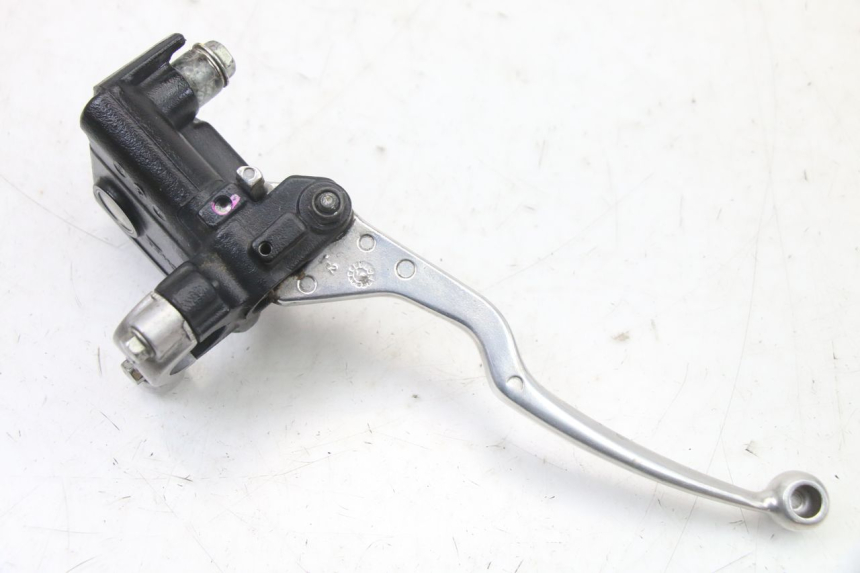 photo de REAR BRAKE MASTER CYLINDER SUZUKI BURGMAN 125 (2018 - 2021) - Product overview