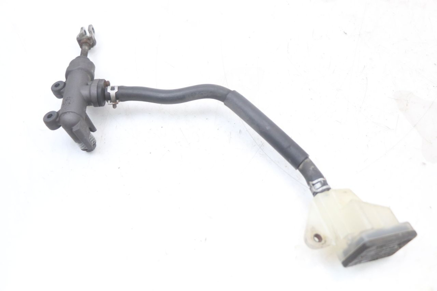 photo de REAR BRAKE MASTER CYLINDER SUZUKI GS F 500 (2004 - 2007) - Fixing points details