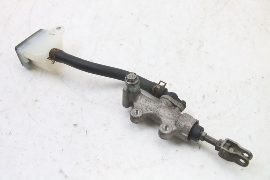 photo de REAR BRAKE MASTER CYLINDER SUZUKI GSX F GSXF 650 (2007 - 2015) - Technical close-up