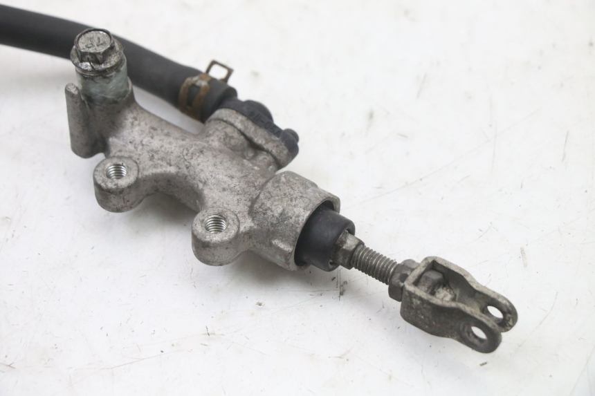 photo de REAR BRAKE MASTER CYLINDER SUZUKI GSX F GSXF 650 (2007 - 2015) - Fixing points details