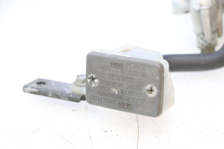 photo de REAR BRAKE MASTER CYLINDER SUZUKI SV S 650 (2003 - 2009) - Technical close-up