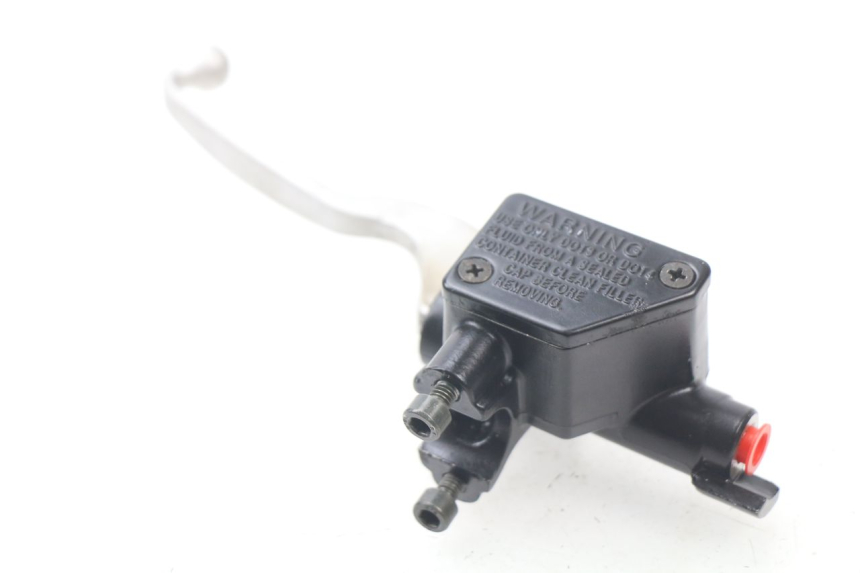 photo de REAR BRAKE MASTER CYLINDER SYM SYMPHONY 50 (2009 - 2015) - Technical close-up