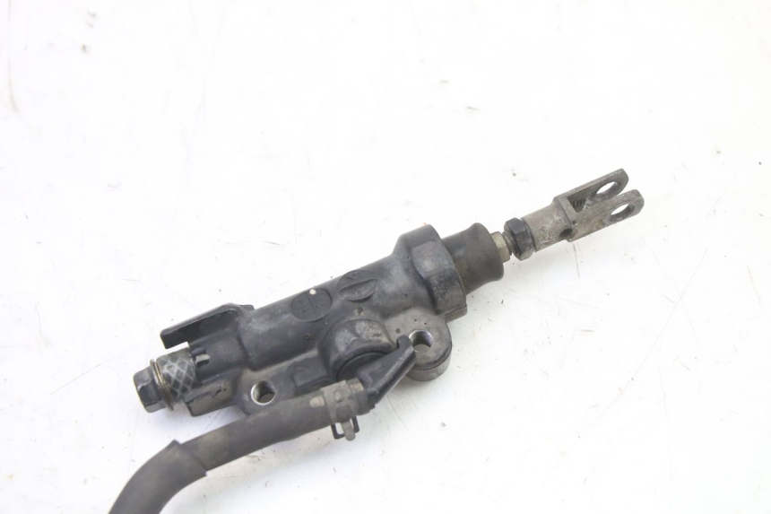 photo de REAR BRAKE MASTER CYLINDER YAMAHA TDM ABS 900 (2002 - 2014) - Fixing points details