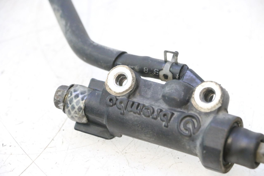 photo de REAR BRAKE MASTER CYLINDER YAMAHA TDM ABS 900 (2002 - 2014) - Alternative perspective