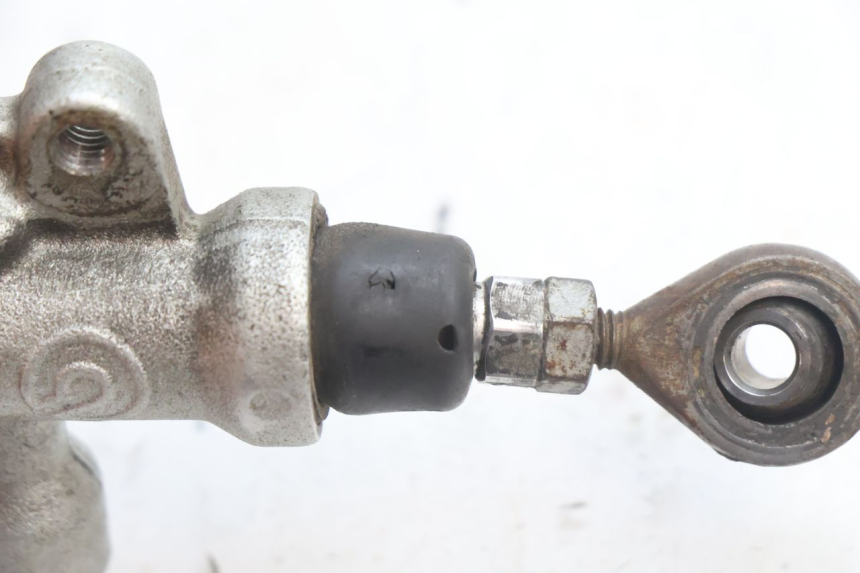 photo de REAR BRAKE MASTER CYLINDER HUSABERG TE 250 (2011 - 2014) - Alternative perspective