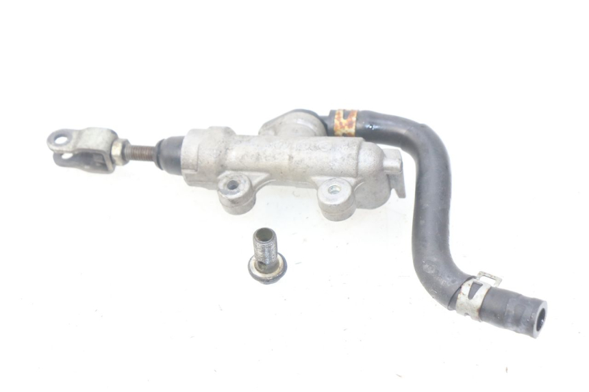 photo de REAR BRAKE MASTER CYLINDER SUZUKI TLS TL S 1000 (1997 - 2001) - Alternative perspective