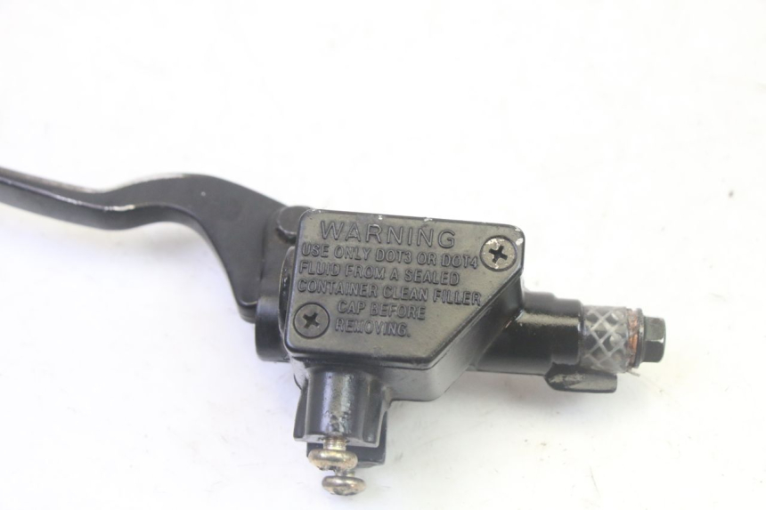 photo de REAR BRAKE MASTER CYLINDER PEUGEOT TWEET PRO CARGO 50 (2018 - 2022) - Zoom on usage condition