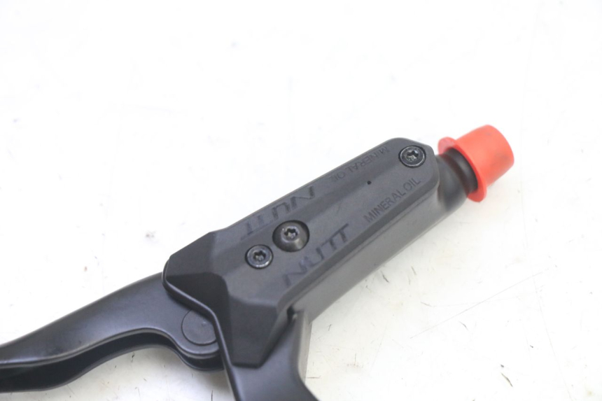 photo de REAR BRAKE MASTER CYLINDER DUALTRON VICTOR LIMITED 1 - Alternative perspective