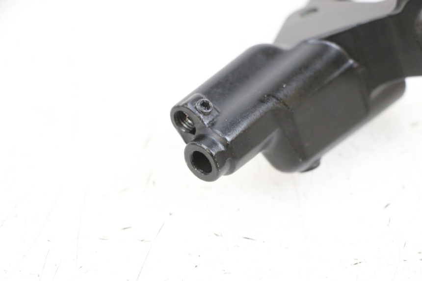 photo de REAR BRAKE MASTER CYLINDER DUALTRON VICTOR LIMITED 1 - Zoom on usage condition