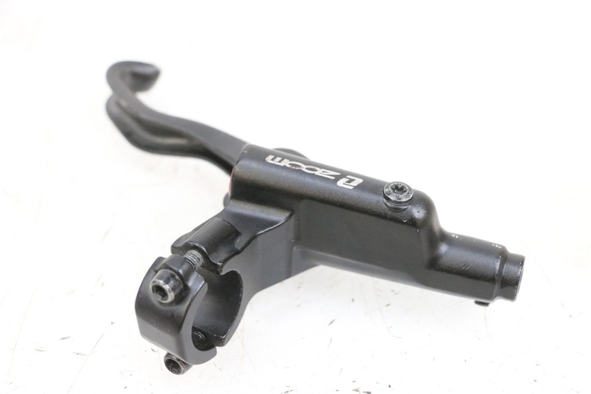 photo de REAR BRAKE MASTER CYLINDER DUALTRON VICTOR LIMITED 1 - Product overview