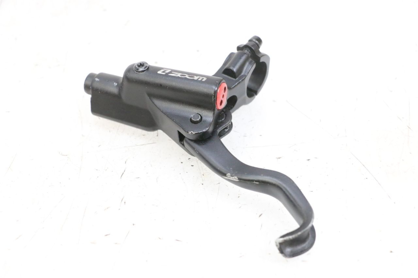 photo de REAR BRAKE MASTER CYLINDER DUALTRON VICTOR LIMITED 1 - Surface and material condition