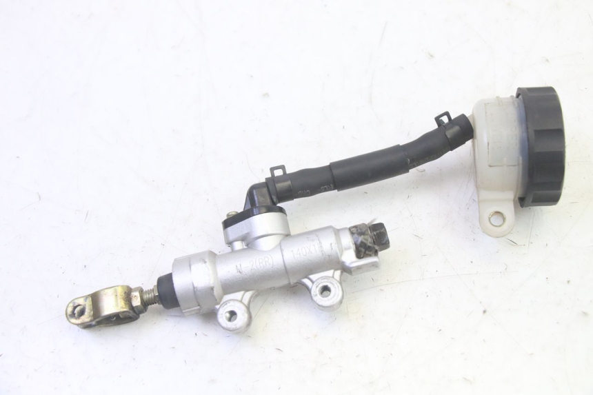 photo de REAR BRAKE MASTER CYLINDER DAELIM VJ ROADWIN FI 125 (2008 - 2017) - Alternative perspective
