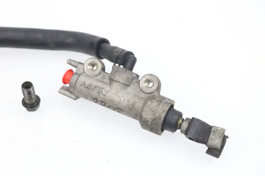 photo de REAR BRAKE MASTER CYLINDER HONDA VTR F FIRESTORM 1000 (1997 - 2001) - Technical close-up