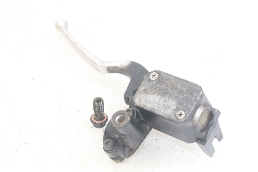 photo de REAR BRAKE MASTER CYLINDER YAMAHA XMAX X-MAX 125 (2006 - 2009) - Technical close-up