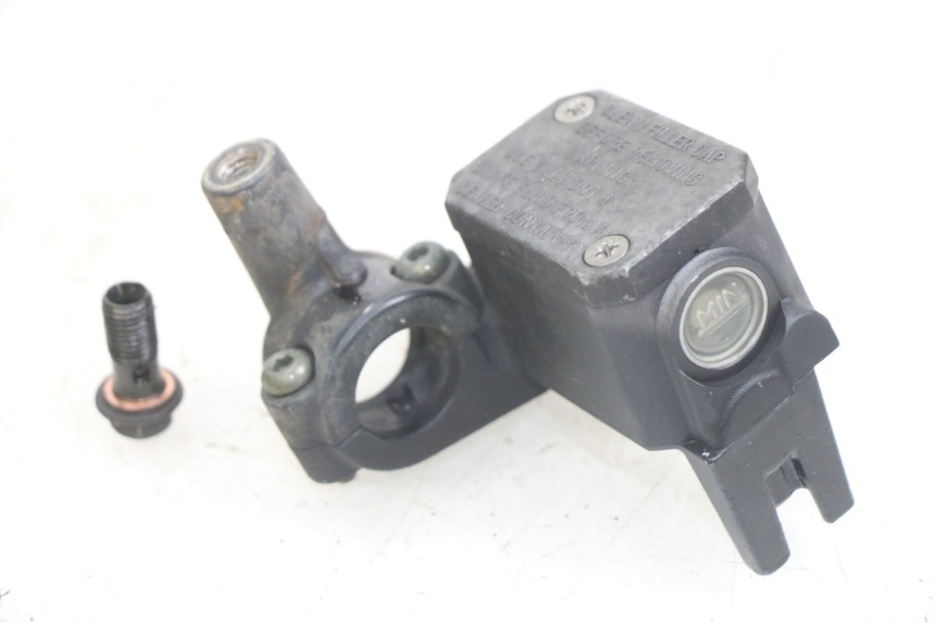 photo de REAR BRAKE MASTER CYLINDER YAMAHA X-MAX XMAX 250 (2006 - 2009) - Alternative perspective