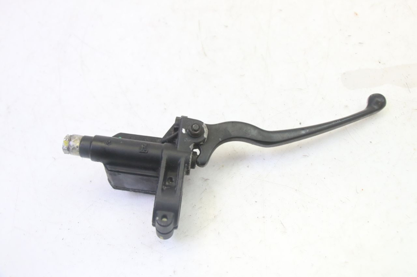photo de REAR BRAKE MASTER CYLINDER PIAGGIO XEVO - X EVO 125 (2007 - 2017) - Fixing points details