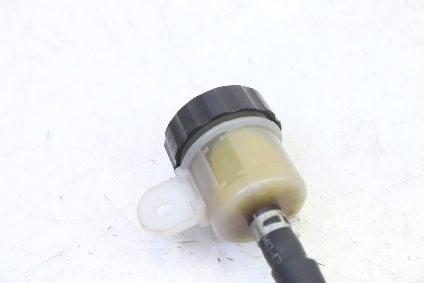 photo de REAR BRAKE MASTER CYLINDER YAMAHA XJ6 ABS 600 (2008 - 2016) - Product overview
