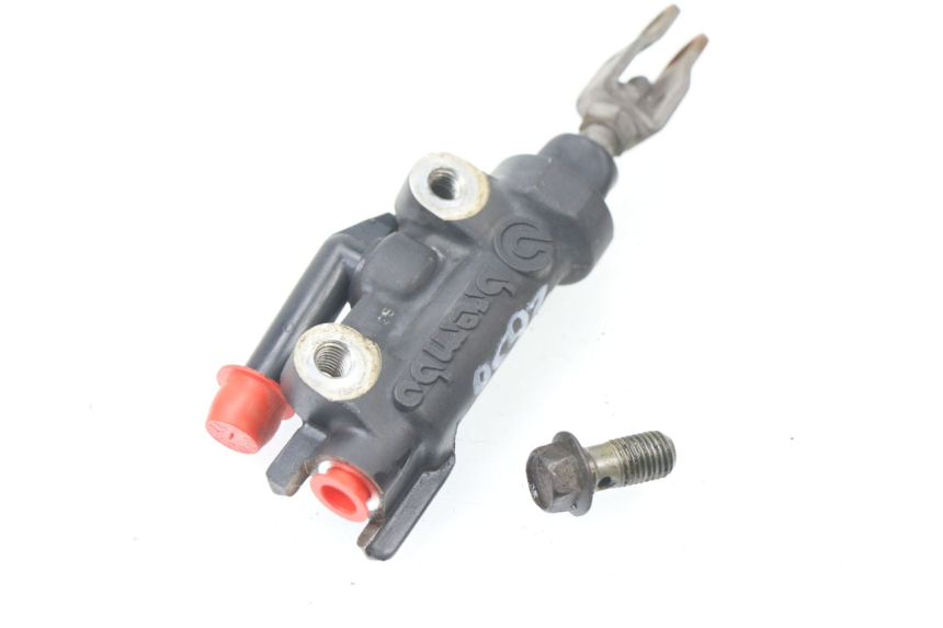 photo de REAR BRAKE MASTER CYLINDER YAMAHA XJN XJ N DIVERSION 600 (1994 - 1997) - Zoom on usage condition