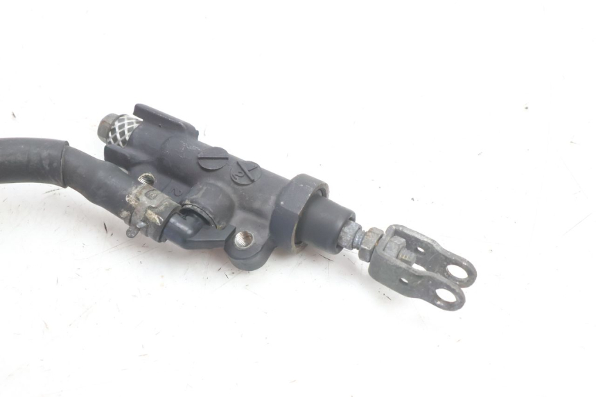 photo de REAR BRAKE MASTER CYLINDER YAMAHA XJR 1300 (1998 - 2002) - Technical close-up