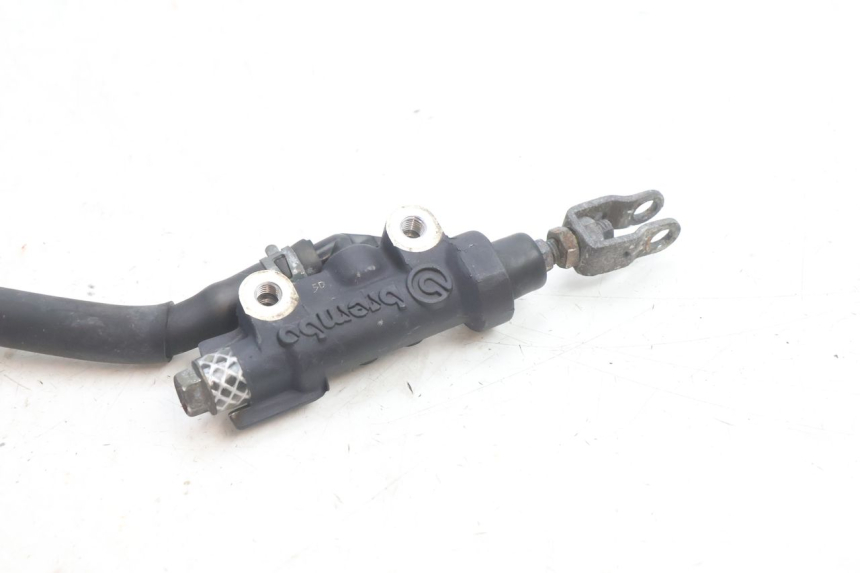 photo de REAR BRAKE MASTER CYLINDER YAMAHA XJR 1300 (1998 - 2002) - Surface and material condition