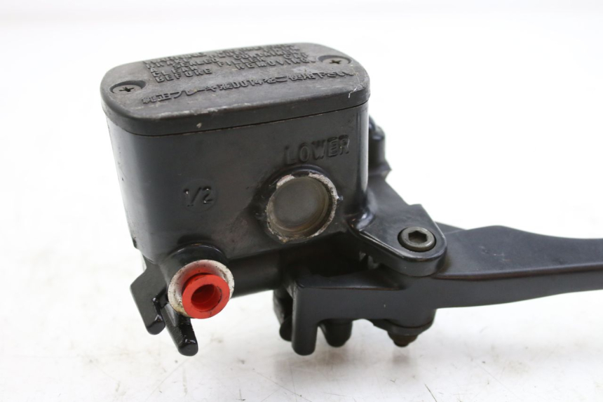 photo de REAR BRAKE MASTER CYLINDER YAMAHA XP T-MAX TMAX ABS 500 (2004 - 2007) - Alternative perspective