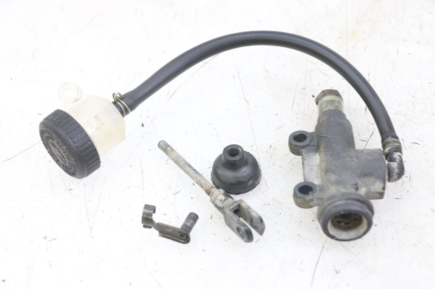 photo de REAR BRAKE MASTER CYLINDER PEUGEOT XP6 50 (1997 - 2003) - Main view