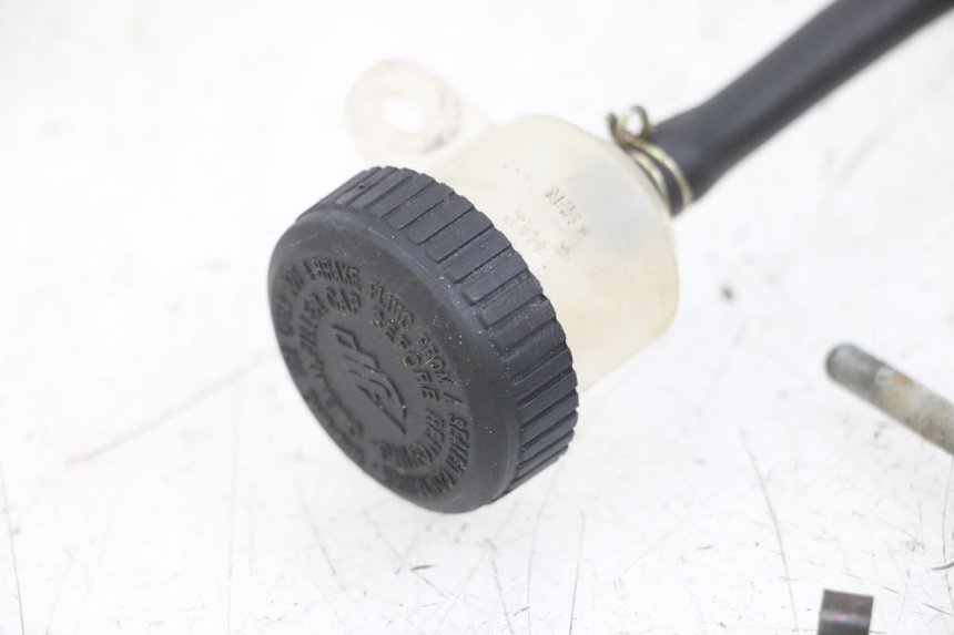 photo de REAR BRAKE MASTER CYLINDER PEUGEOT XP6 50 (1997 - 2003) - Technical close-up