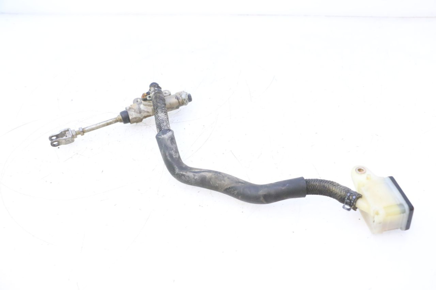 photo de REAR BRAKE MASTER CYLINDER HONDA XRV AFRICA TWIN 750 (1990 - 1992) - Technical close-up