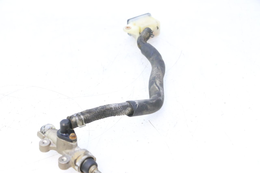 photo de REAR BRAKE MASTER CYLINDER HONDA XRV AFRICA TWIN 750 (1990 - 1992) - Fixing points details