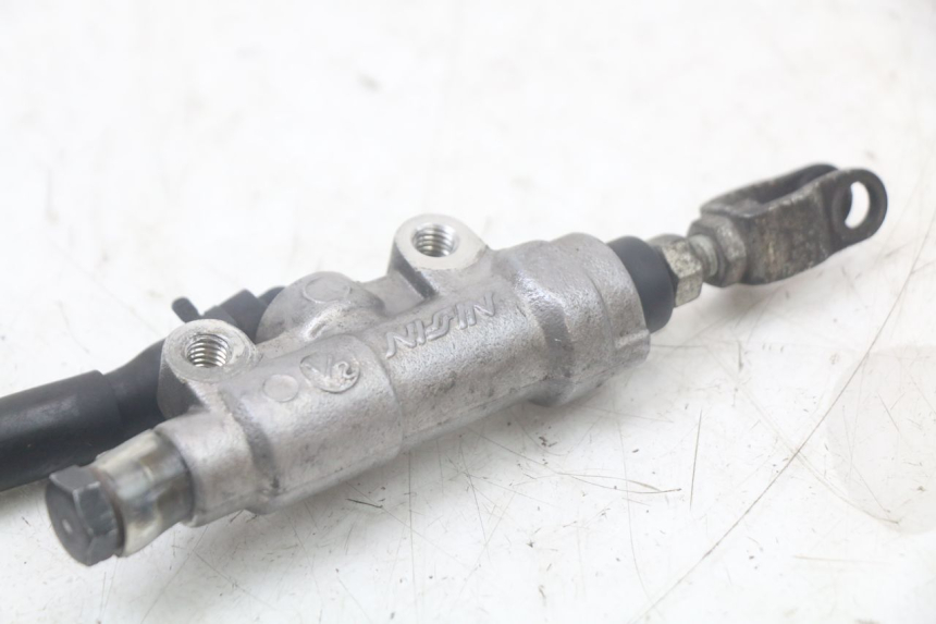 photo de REAR BRAKE MASTER CYLINDER YAMAHA XT X 660 (2004 - 2016) - Alternative perspective