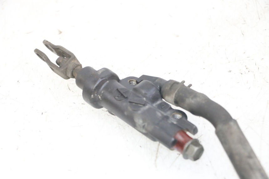 photo de REAR BRAKE MASTER CYLINDER YAMAHA FZS FAZER 600 (2001 - 2003) - Component detail