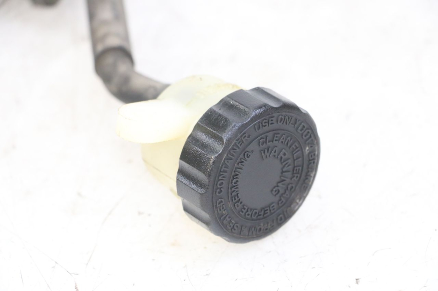 photo de REAR BRAKE MASTER CYLINDER YAMAHA FZS FAZER 600 (2001 - 2003) - Zoom on usage condition